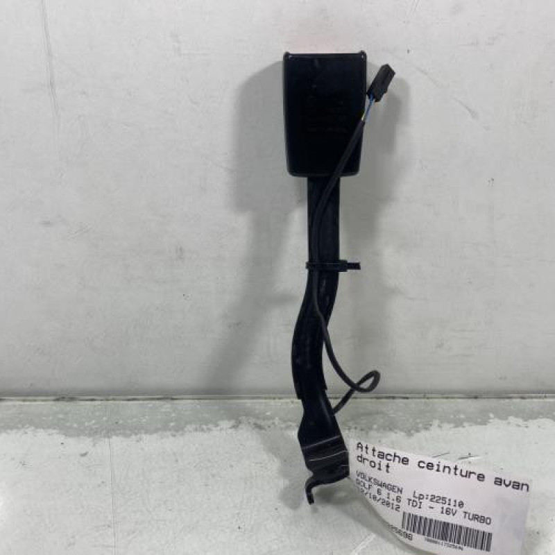 Attache ceinture avant droit VOLKSWAGEN GOLF 6 Photo n°1