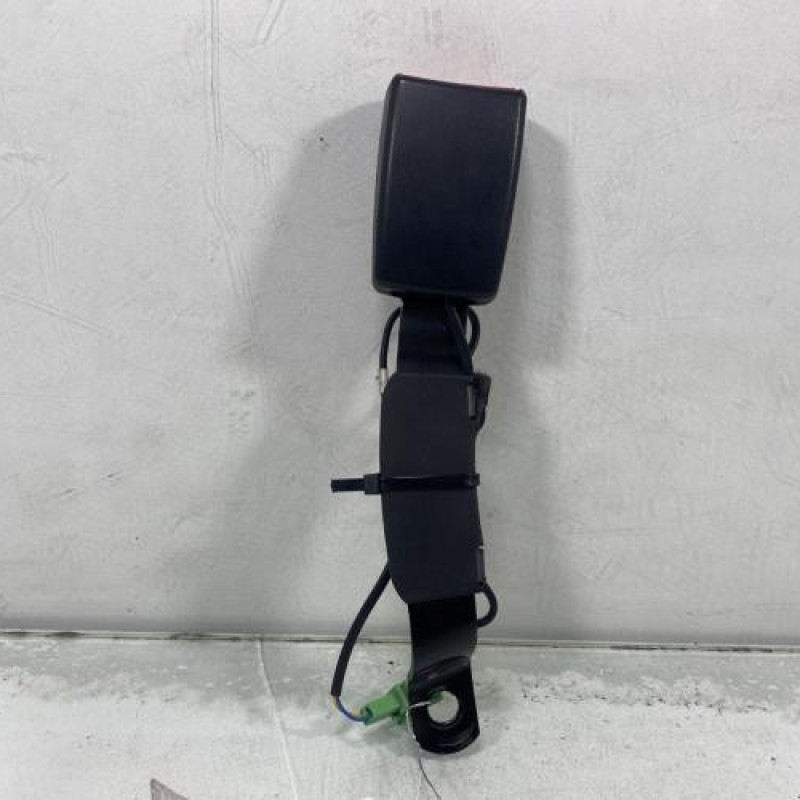 Attache ceinture avant gauche VOLKSWAGEN POLO 5 Photo n°1