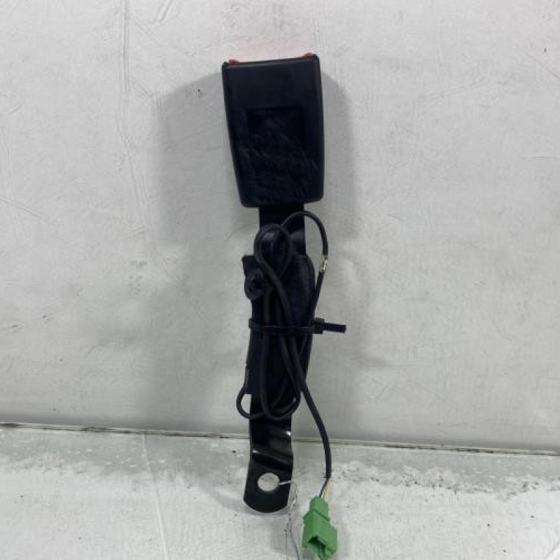 Attache ceinture avant gauche VOLKSWAGEN POLO 5 Photo n°3