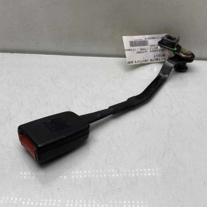 Attache ceinture avant droit VOLKSWAGEN NEW BEETLE 1 Photo n°3