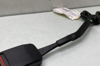 Attache ceinture avant gauche VOLKSWAGEN NEW BEETLE 1 Photo n°1