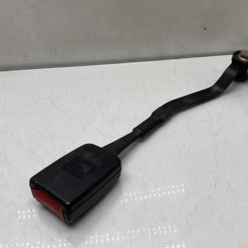 Attache ceinture avant gauche VOLKSWAGEN NEW BEETLE 1 Photo n°2