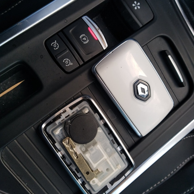 RENAULT MEGANE 4 PHASE 1 1.3i - 16V TURBO TCE 140 Photo n°9