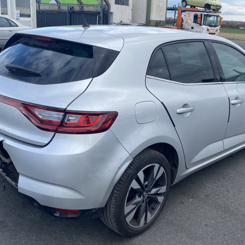 RENAULT MEGANE 4 PHASE 1 1.3i - 16V TURBO TCE 140 Photo n°13