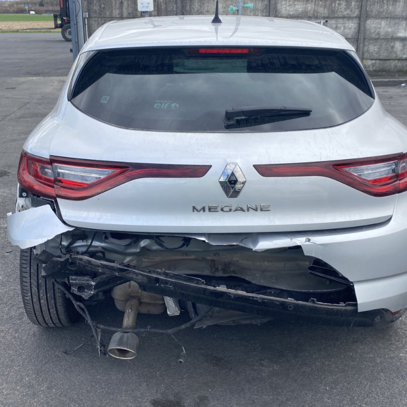 RENAULT MEGANE 4 PHASE 1 1.3i - 16V TURBO TCE 140 Photo n°15