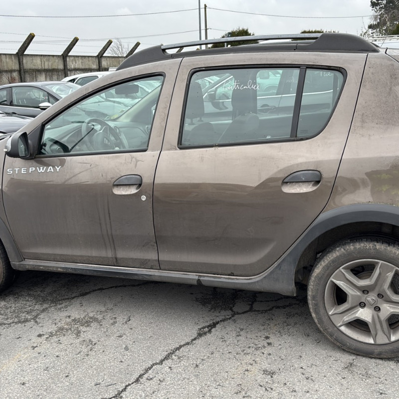 DACIA SANDERO 2 PHASE 2 STEPWAY 1.5 BLUE DCI - 8V TURBO Photo n°7