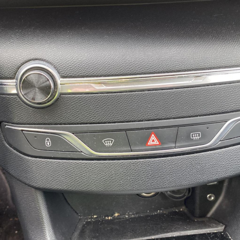 PEUGEOT 308 2 PHASE 1 1.6 BLUE HDI - 8V TURBO Photo n°22