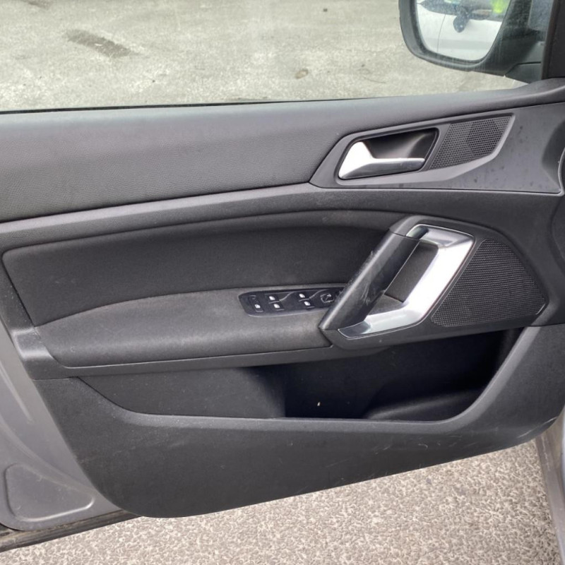 PEUGEOT 308 2 PHASE 1 1.6 BLUE HDI - 8V TURBO Photo n°24