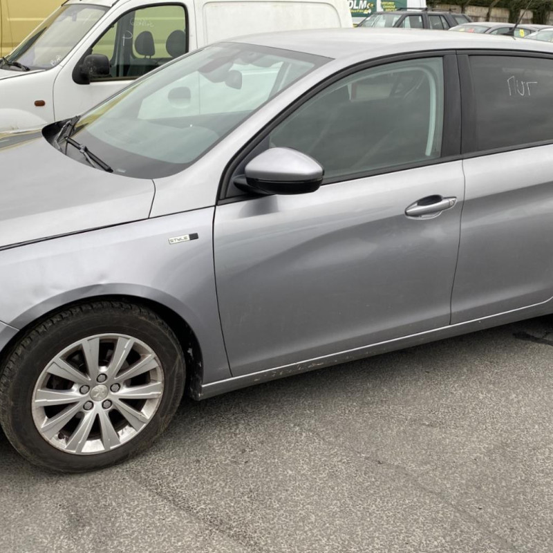 PEUGEOT 308 2 PHASE 1 1.6 BLUE HDI - 8V TURBO Photo n°27