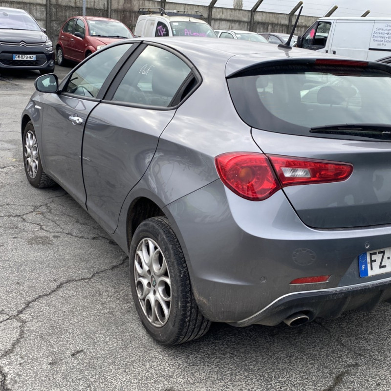 ALFA ROMEO GIULIETTA 2 PHASE 3 1.6 JTD - 16V TURBO MULTIJET Photo n°4