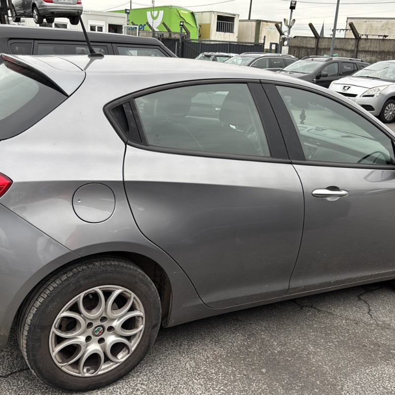 ALFA ROMEO GIULIETTA 2 PHASE 3 1.6 JTD - 16V TURBO MULTIJET Photo n°18