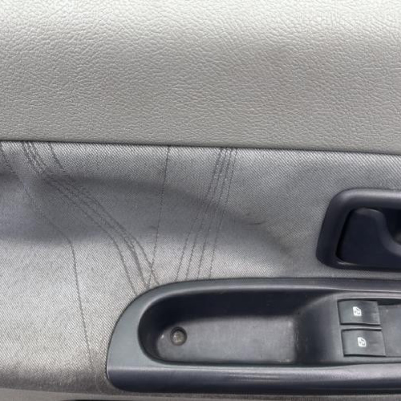 Boitier air bag RENAULT CLIO 2 Photo n°15