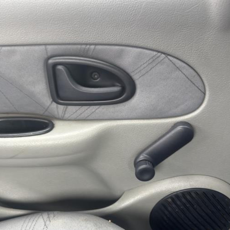 Bouton de coffre RENAULT CLIO 2 Photo n°20