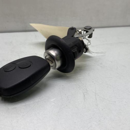 Bouton de coffre DACIA SANDERO 1 Photo n°1