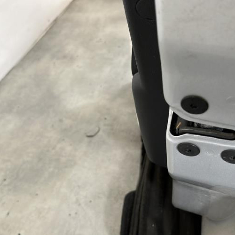 Porte avant droit RENAULT LAGUNA 3 Photo n°8