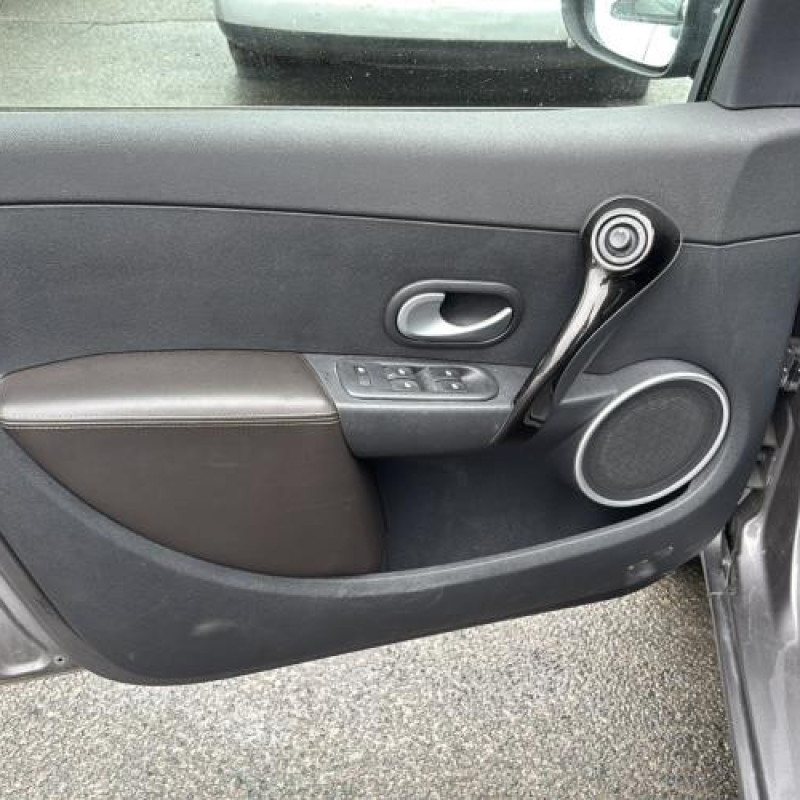 Ceinture avant gauche RENAULT CLIO 3 Photo n°13