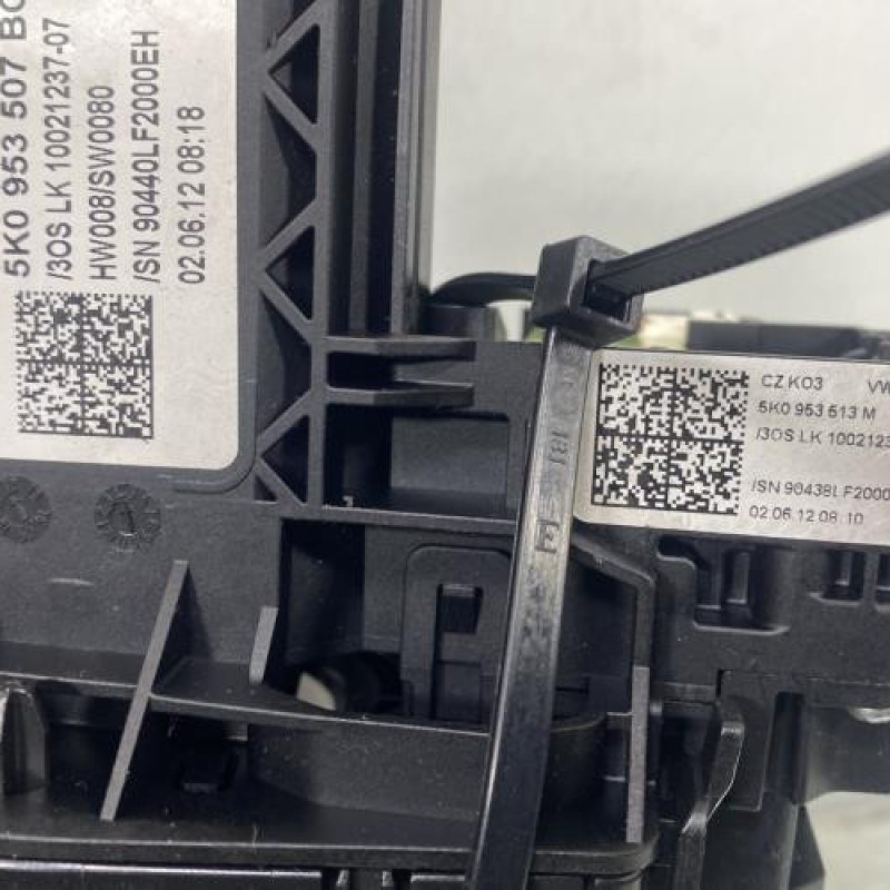 Com (Bloc Contacteur Tournant+Commodo Essuie Glace+Commodo Phare) VOLKSWAGEN GOLF 6 Photo n°4