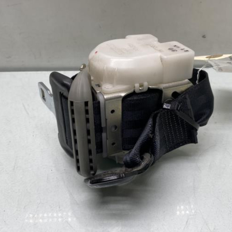 Ceinture arriere droit TOYOTA YARIS 2 Photo n°3