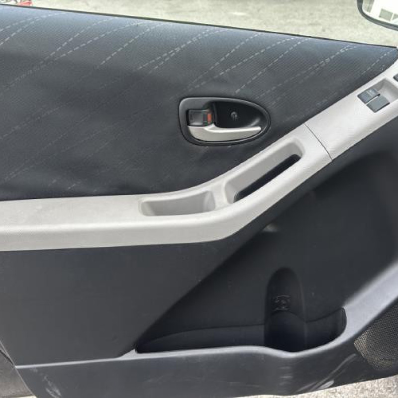 Ceinture arriere droit TOYOTA YARIS 2 Photo n°16