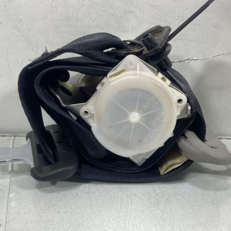 Ceinture arriere droit TOYOTA YARIS 2 Photo n°1