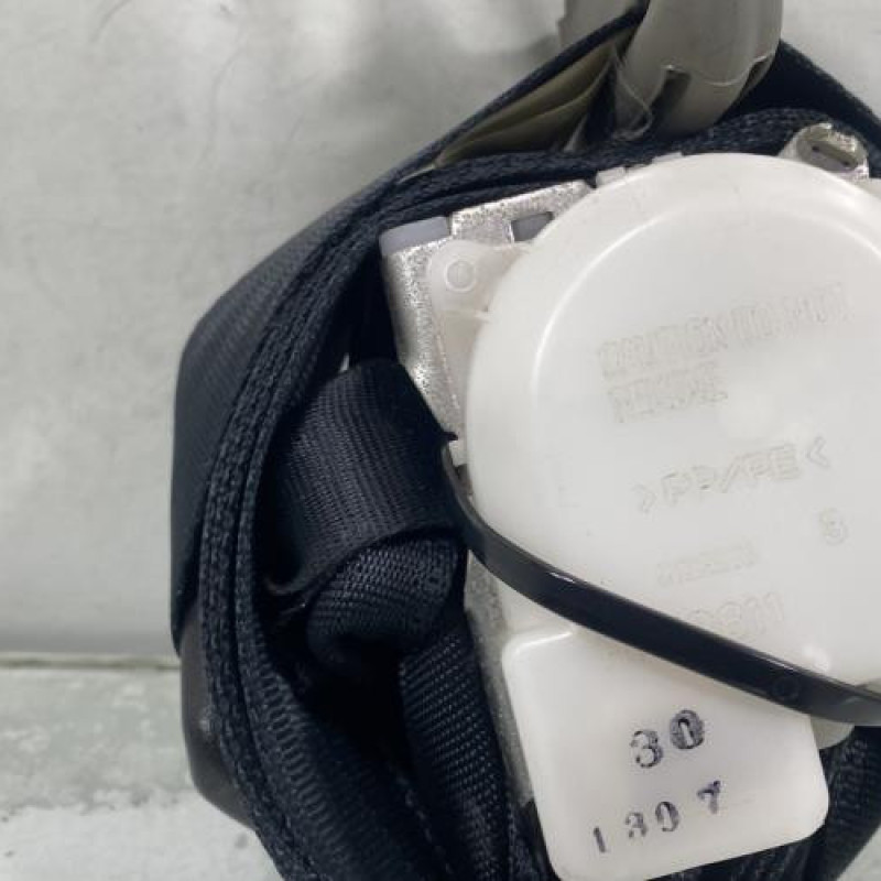 Ceinture arriere droit TOYOTA YARIS 2 Photo n°3