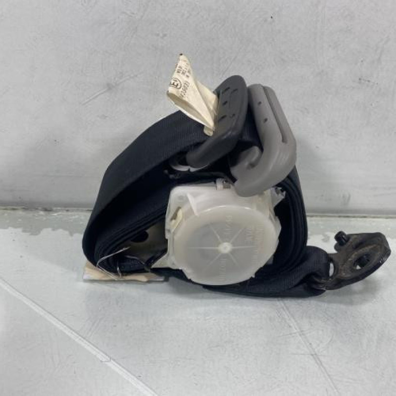 Ceinture arriere gauche TOYOTA YARIS 2 Photo n°2