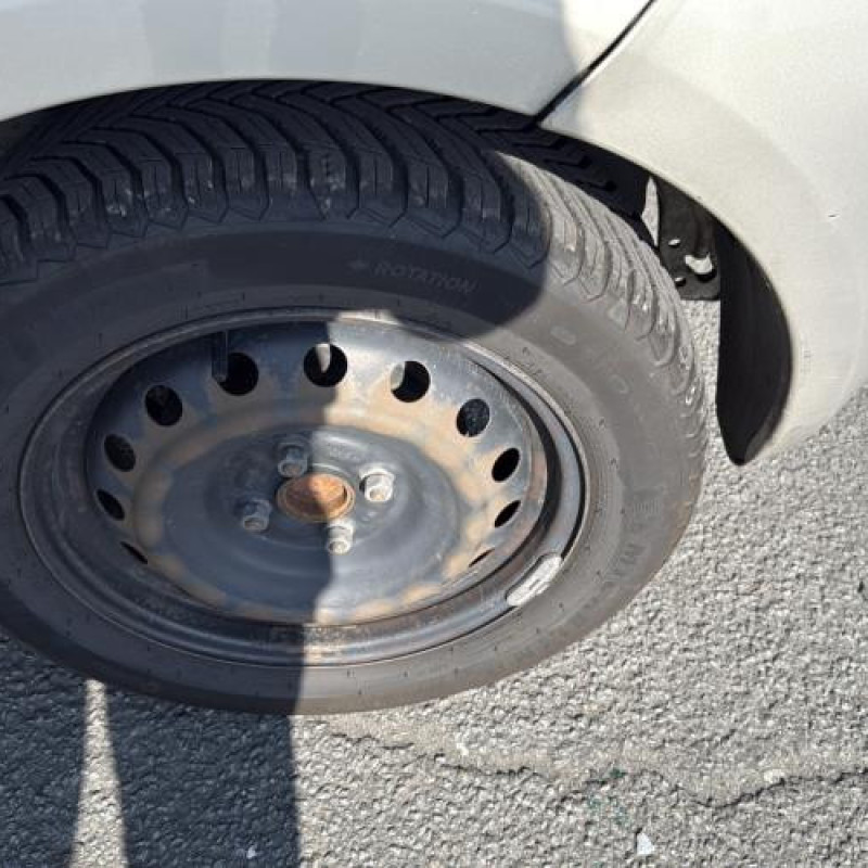 Ceinture arriere gauche TOYOTA YARIS 2 Photo n°20