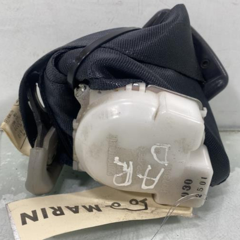 Ceinture arriere droit TOYOTA YARIS 2 Photo n°1