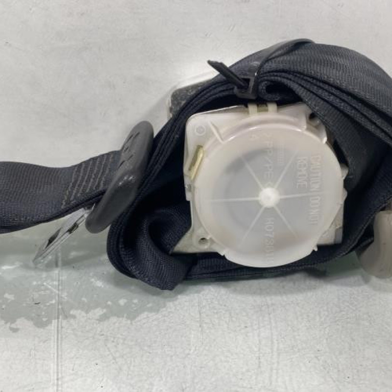 Ceinture arriere droit TOYOTA YARIS 2 Photo n°2