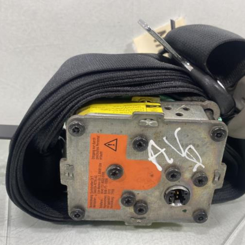 Ceinture avant droit TOYOTA YARIS 2 Photo n°1