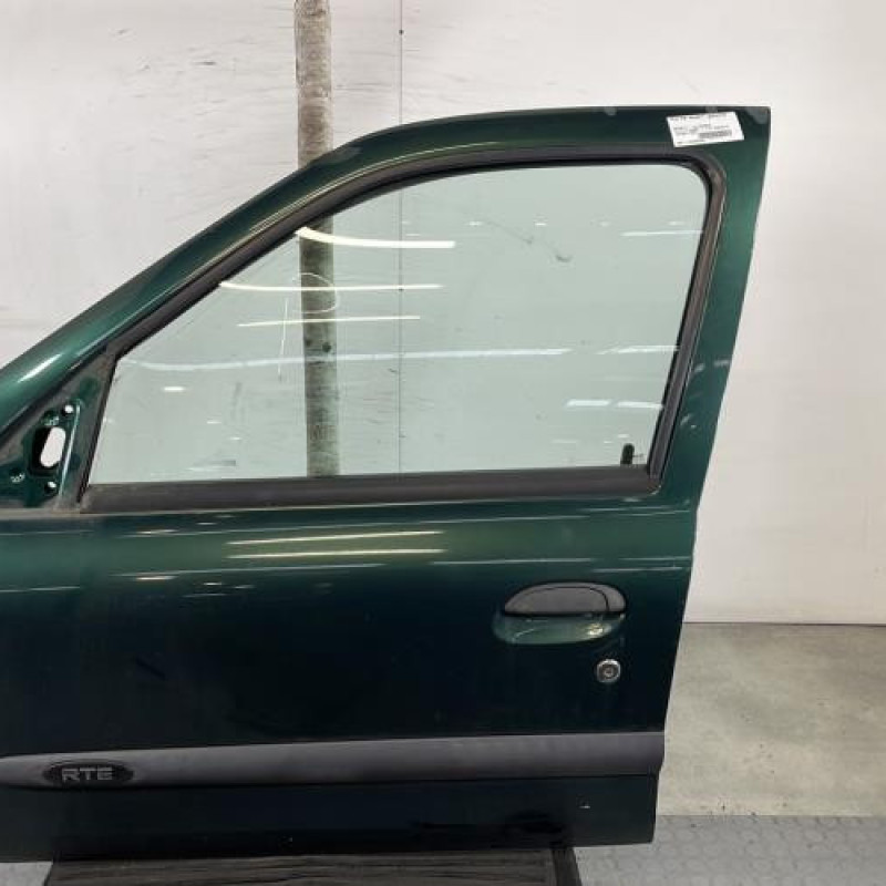 Porte avant gauche RENAULT CLIO 2 Photo n°1