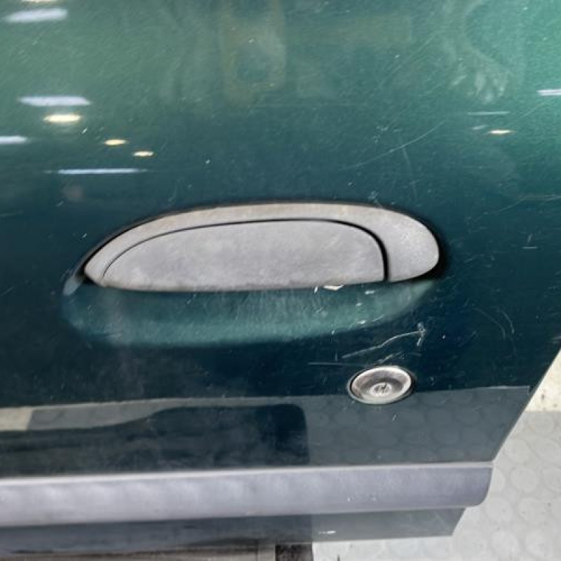 Porte avant gauche RENAULT CLIO 2 Photo n°2