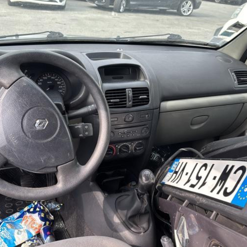 Porte avant droit RENAULT CLIO 2 Photo n°20