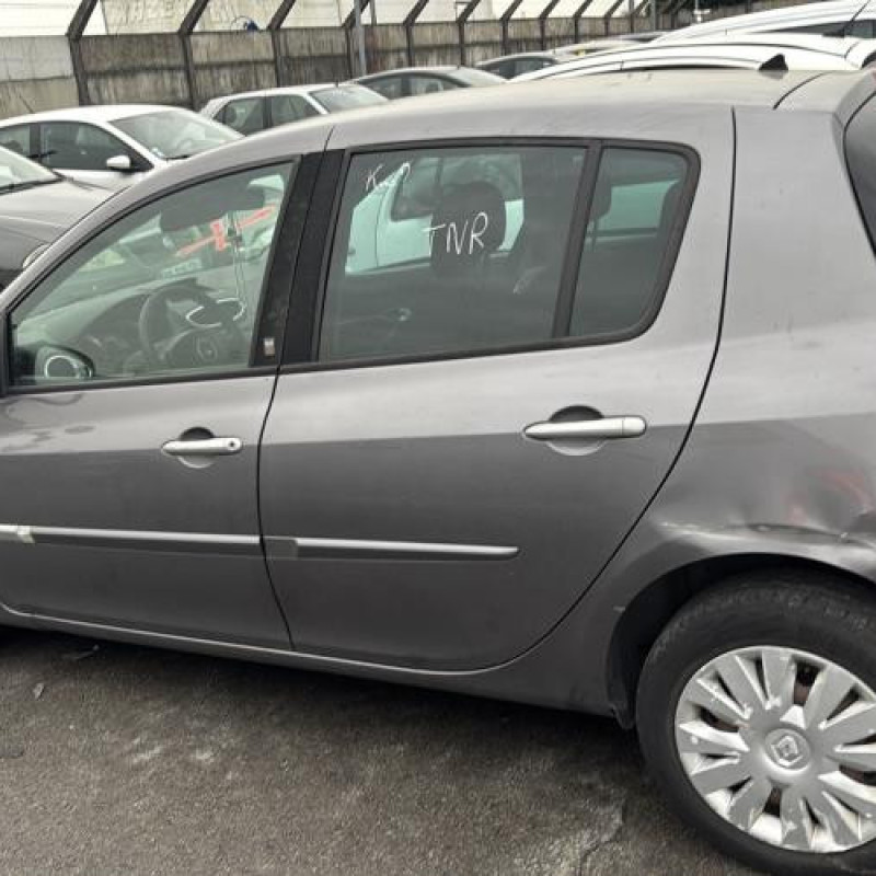 Bras essuie glace avant gauche RENAULT CLIO 3 Photo n°9