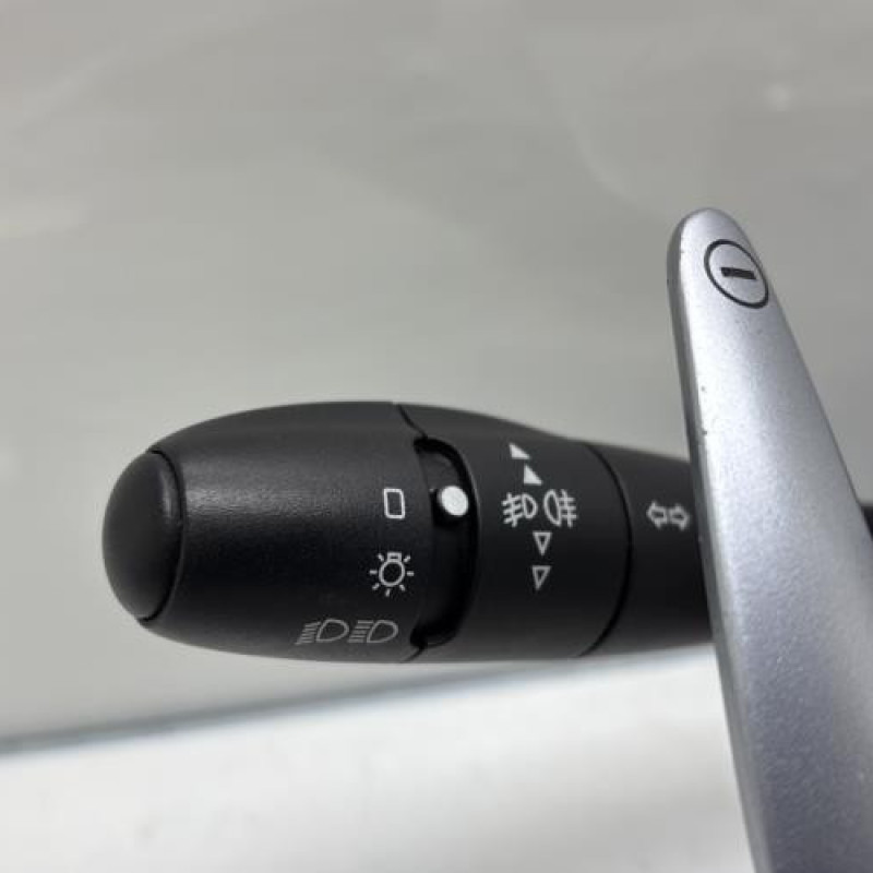 Com (Bloc Contacteur Tournant+Commodo Essuie Glace+Commodo Phare) CITROEN C2 Photo n°4