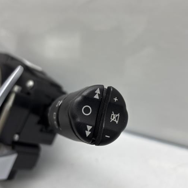 Com (Bloc Contacteur Tournant+Commodo Essuie Glace+Commodo Phare) CITROEN C2 Photo n°6