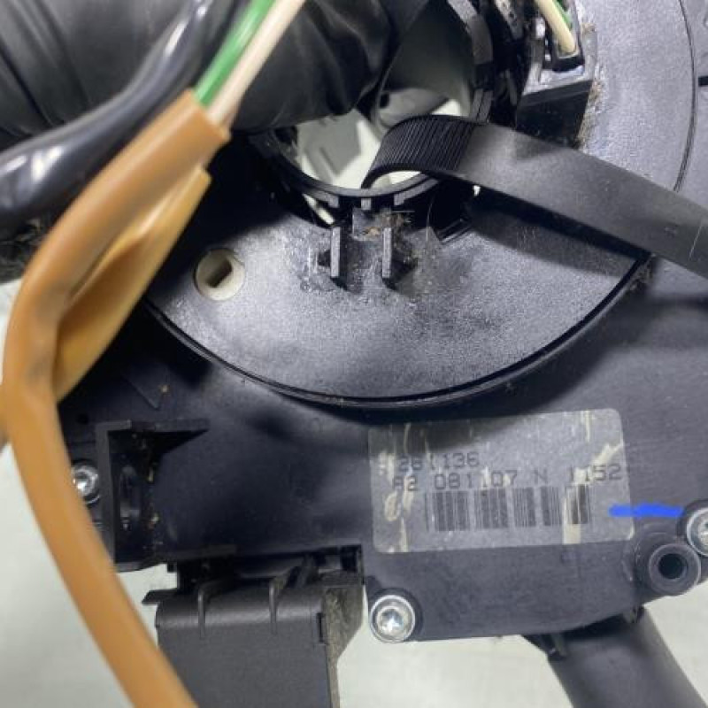 Com (Bloc Contacteur Tournant+Commodo Essuie Glace+Commodo Phare) PEUGEOT 207 Photo n°6