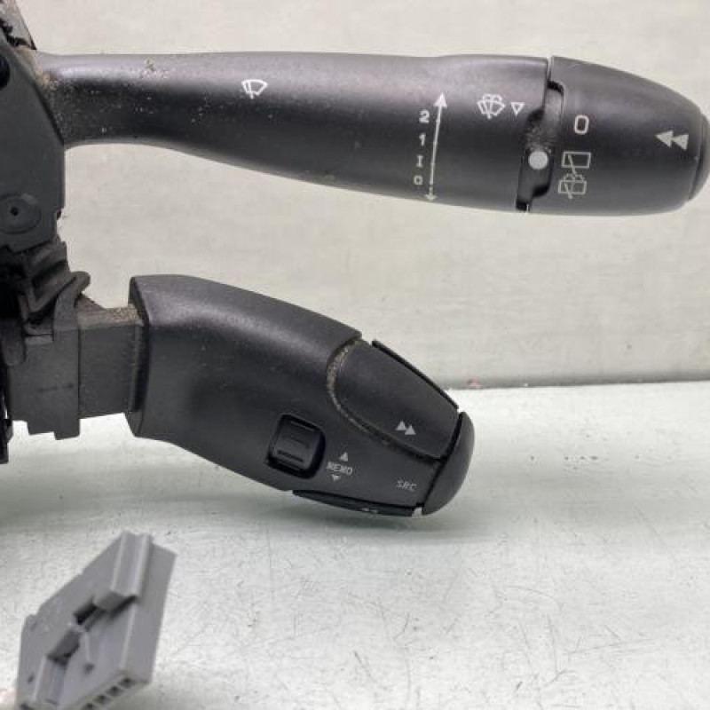 Com (Bloc Contacteur Tournant+Commodo Essuie Glace+Commodo Phare) PEUGEOT 308 1 Photo n°4