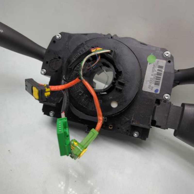 Com (Bloc Contacteur Tournant+Commodo Essuie Glace+Commodo Phare) CITROEN C6 Photo n°5