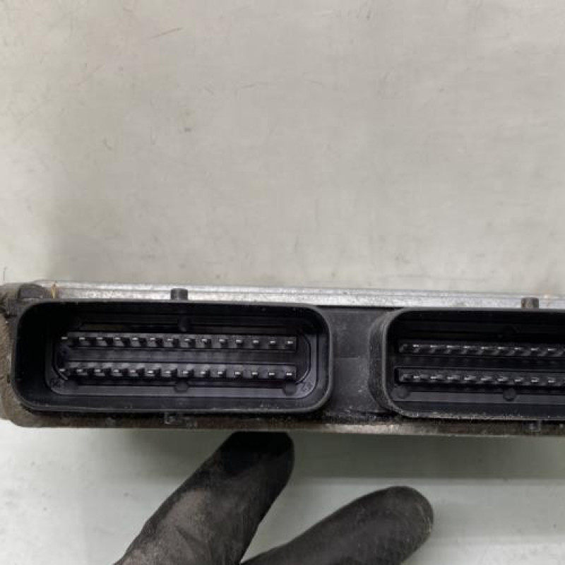 Calculateur moteur RENAULT LATITUDE Photo n°3
