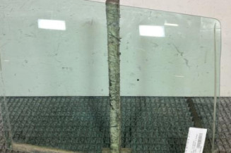 Vitre arriere droit PEUGEOT 406 Photo n°1