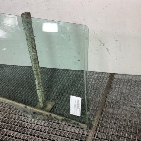 Vitre arriere droit PEUGEOT 406