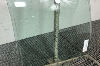 Vitre arriere droit PEUGEOT 406