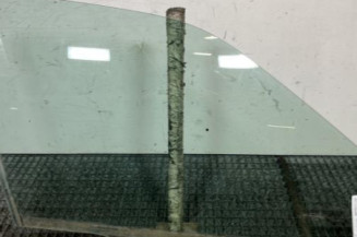 Vitre avant droit PEUGEOT 406 Photo n°1