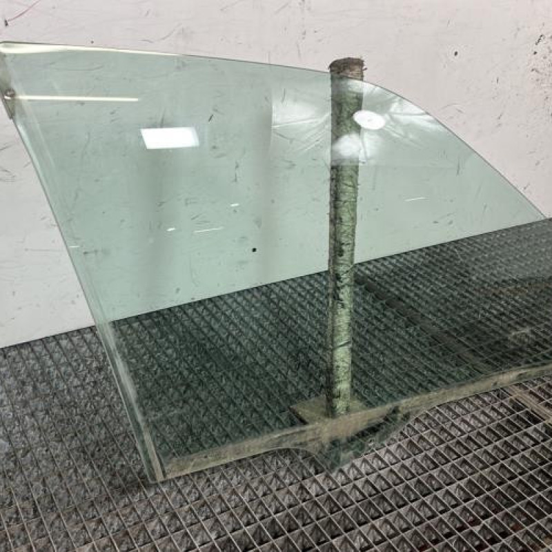 Vitre avant droit PEUGEOT 406 Photo n°3