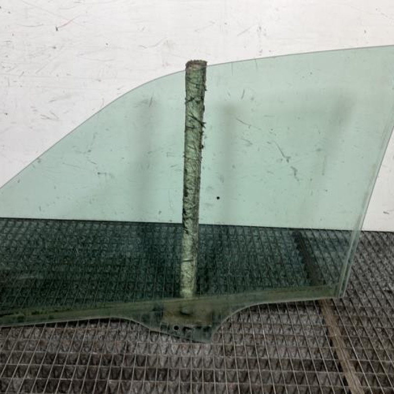 Vitre avant droit PEUGEOT 406 Photo n°4