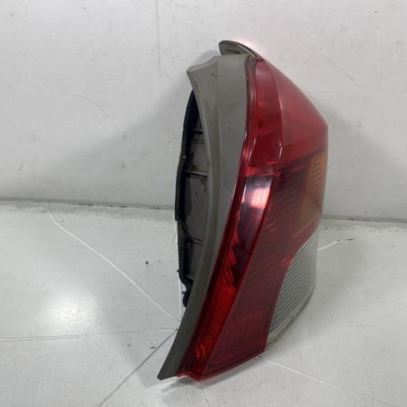 Feu arriere principal droit (feux) TOYOTA YARIS 2 Photo n°2