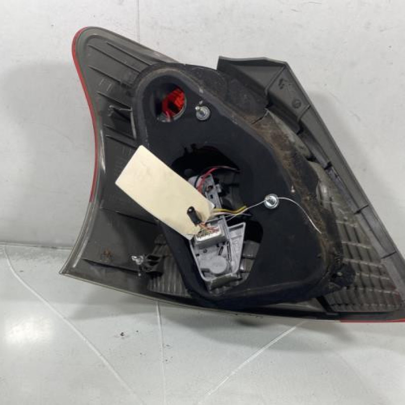 Feu arriere principal droit (feux) TOYOTA YARIS 2 Photo n°3