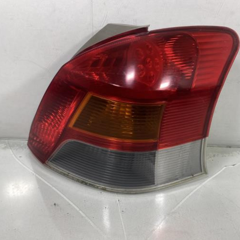 Feu arriere principal droit (feux) TOYOTA YARIS 2 Photo n°5