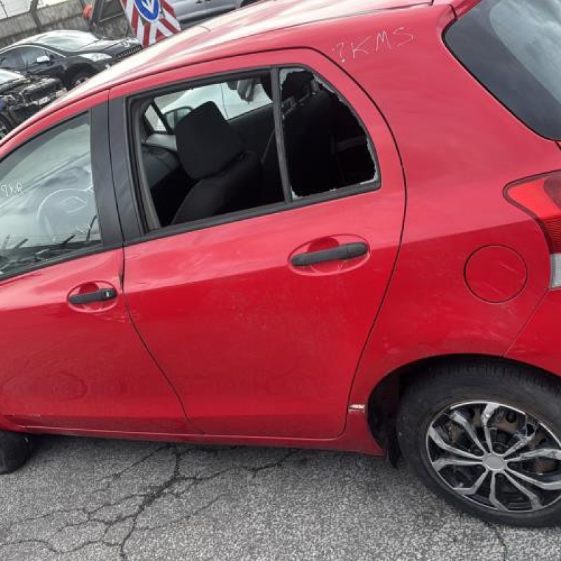 Feu arriere principal droit (feux) TOYOTA YARIS 2 Photo n°16